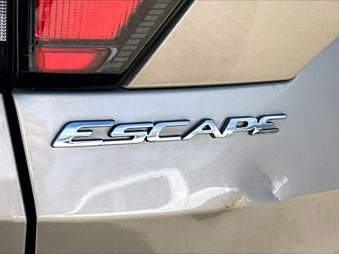 Used 2018 Ford Escape S image 10