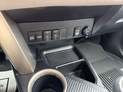 Used 2013 Toyota RAV4 Limited image 33