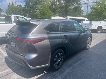 Used 2021 Toyota Highlander XLE