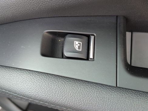 Used 2022 BMW X5 xDrive40i w/ Premium Package image 39