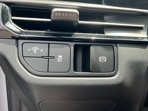 Certified 2026 Kia Sportage LX FWD image 11