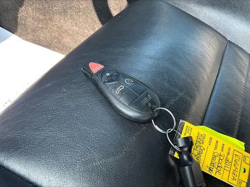 Used 2011 Dodge Challenger R/T RWD image 10