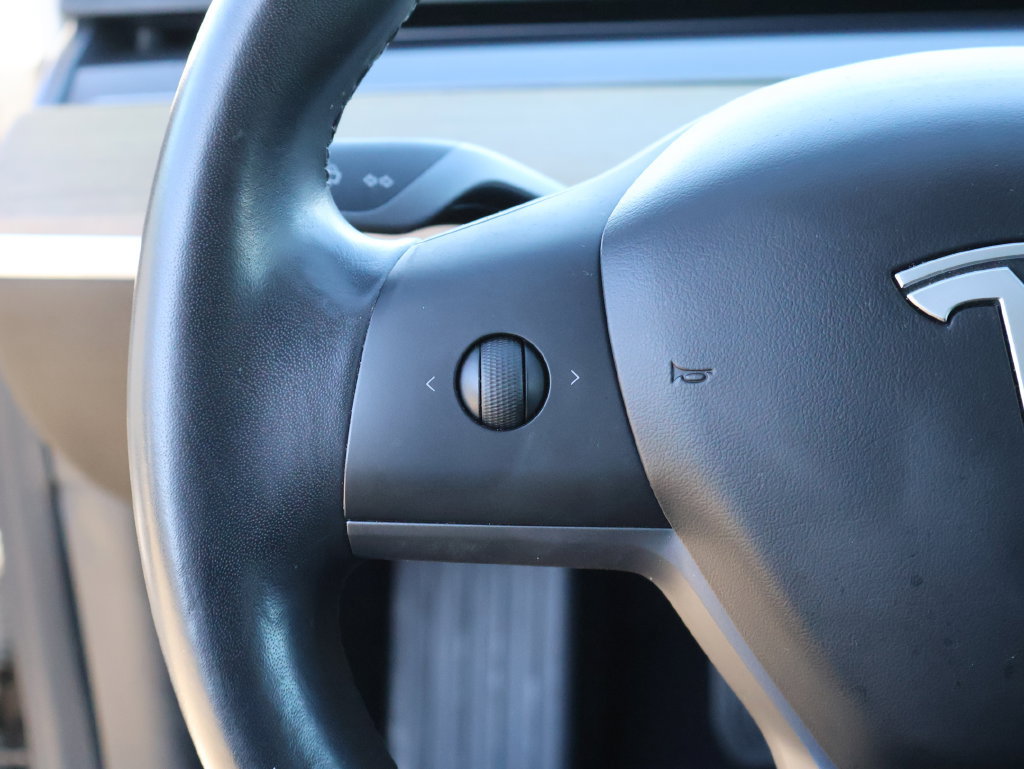 Used 2018 Tesla Model 3 RWD image 25
