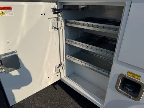 Used 2019 GMC Savana 3500 w/ Power Convenience Package RWD image 17