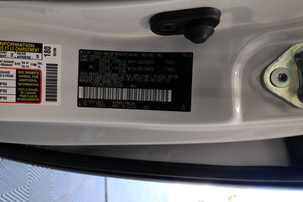 Used 2024 Toyota Sienna Platinum FWD image 41