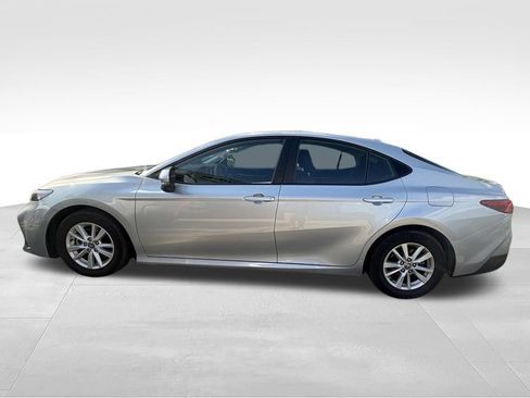 Used 2025 Toyota Camry LE FWD image 8