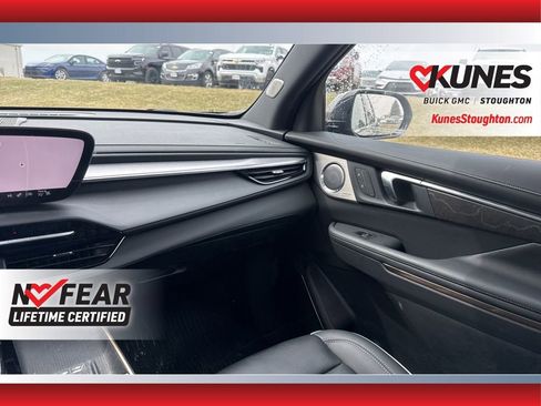 Used 2025 Buick Enclave Avenir w/ Trailering Package, 5000 lbs. AWD/4WD image 41
