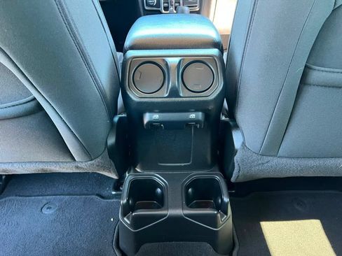 Used 2022 Jeep Wrangler Unlimited Sport AWD/4WD image 16