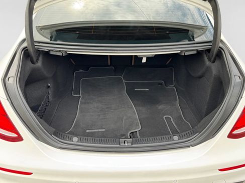 Used 2017 Mercedes-Benz E 300 4MATIC image 18