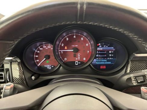 Used 2023 Porsche Macan AWD/4WD image 25