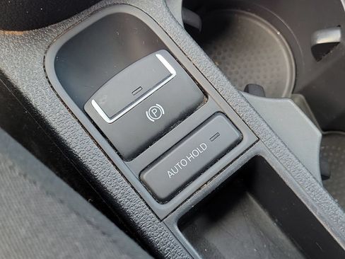 Used 2009 Volkswagen Tiguan S FWD image 28