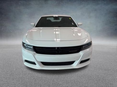 Used 2015 Dodge Charger SXT image 3