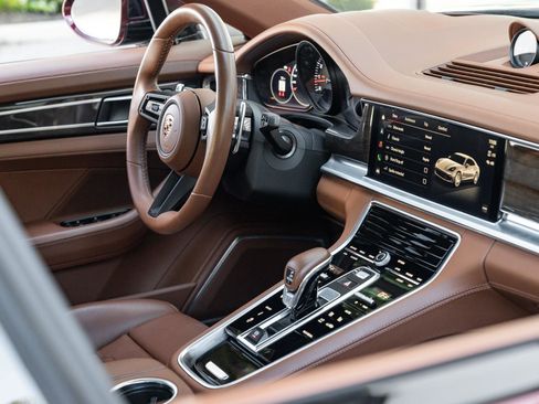 Used 2023 Porsche Panamera 4 image 28