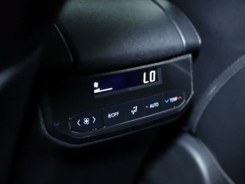 Used 2022 Toyota Highlander Limited AWD/4WD image 15
