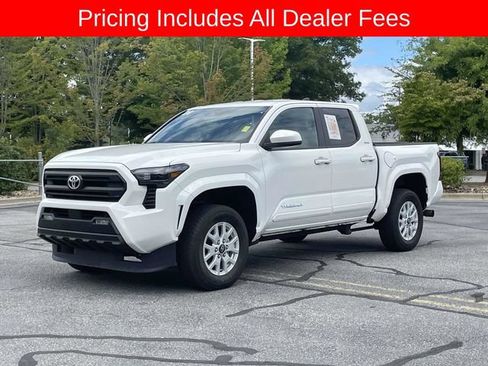 Used 2024 Toyota Tacoma SR5 AWD/4WD image 1