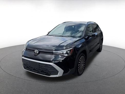 Used 2025 Volkswagen Taos SE image 8