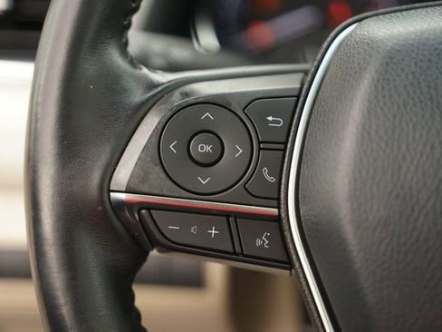 Used 2018 Toyota Camry XLE FWD image 23