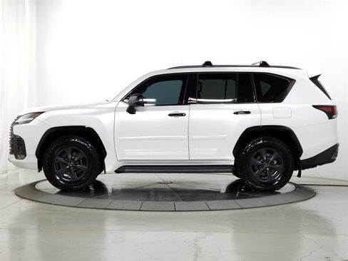 Certified 2025 Lexus LX 700h Overtrail image 5