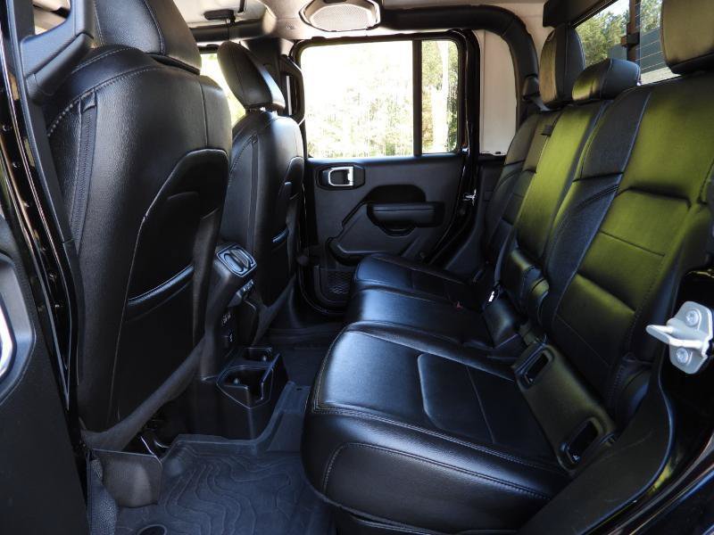 Used 2023 Jeep Gladiator Willys AWD/4WD image 34