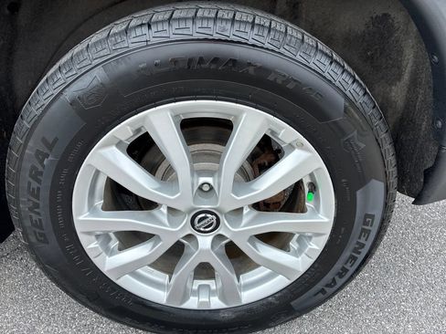 Used 2020 Nissan Rogue SV AWD/4WD image 26