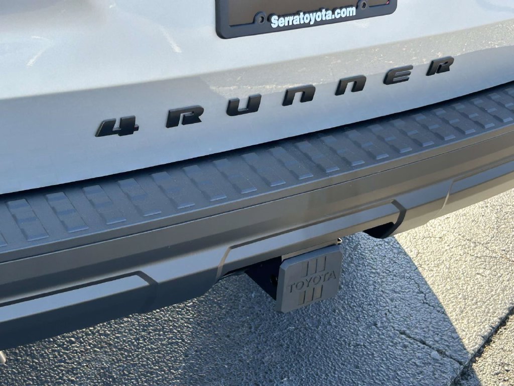 New 2026 Toyota 4Runner SR5 AWD/4WD image 12