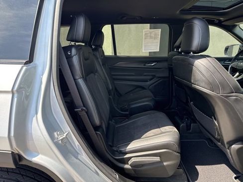 Used 2023 Jeep Grand Cherokee L Laredo AWD/4WD image 11