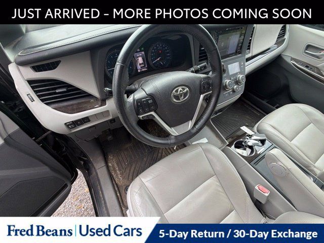 Used 2018 Toyota Sienna XLE w/ XLE Navigation Package AWD/4WD image 11