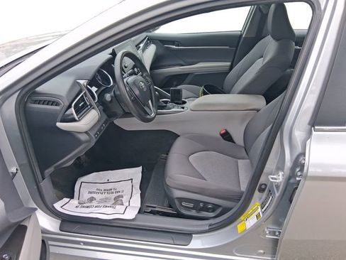 Used 2022 Toyota Camry LE FWD image 10