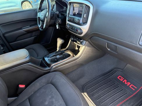 Used 2019 GMC Canyon SLE w/ Elevation Edition image 11