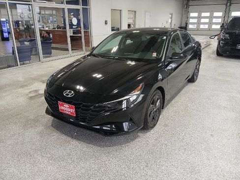 Used 2022 Hyundai Elantra SEL w/ Convenience Package image 4