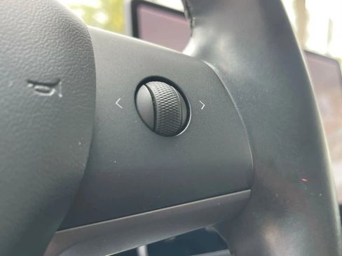 Used 2019 Tesla Model 3 Standard Range Plus image 41