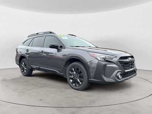Used 2025 Subaru Outback Onyx Edition w/ Popular Package #2 AWD/4WD image 1