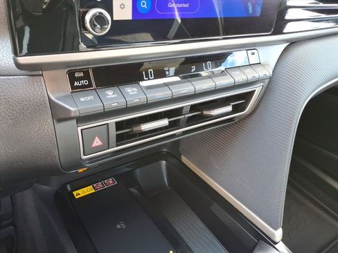 Used 2025 Toyota Camry SE FWD image 29
