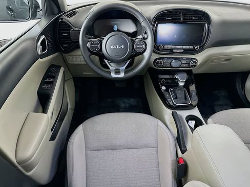 Used 2023 Kia Soul EX FWD image 10