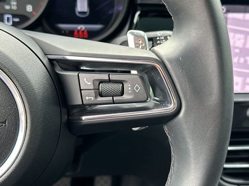 Certified 2025 Porsche Macan AWD/4WD image 28