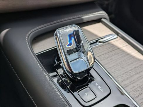 Certified 2024 Volvo XC90 T8 Ultimate AWD/4WD image 20