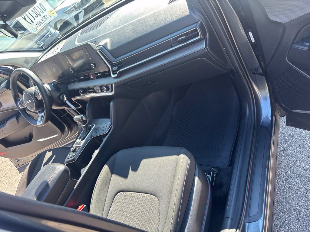Used 2023 Kia Sportage LX FWD image 29