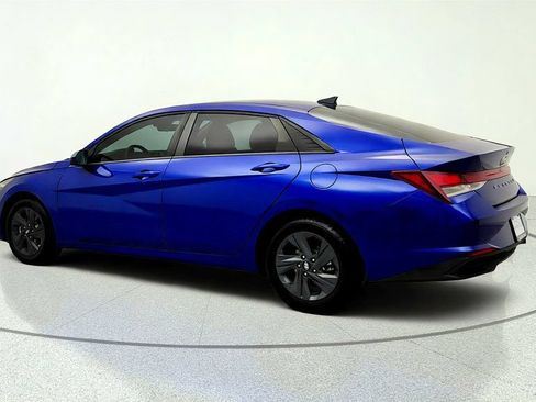 Used 2022 Hyundai Elantra SEL w/ Convenience Package FWD image 7