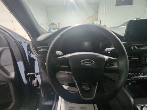 Used 2024 Ford Escape ST-Line Select w/ Class II Trailer Tow Package image 18