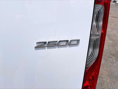 Used 2024 Mercedes-Benz Sprinter 2500 image 8