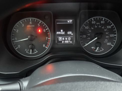 Used 2017 Nissan Titan S image 21