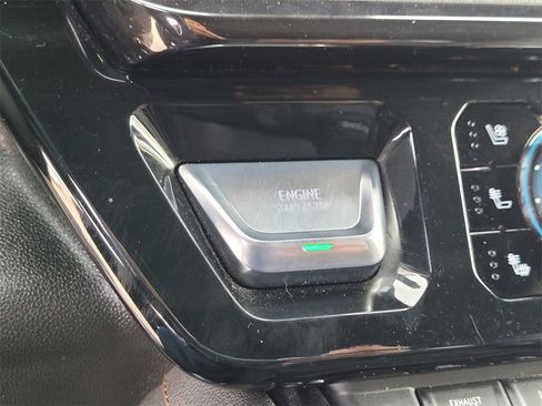 Used 2024 GMC Sierra 2500 AT4 image 17