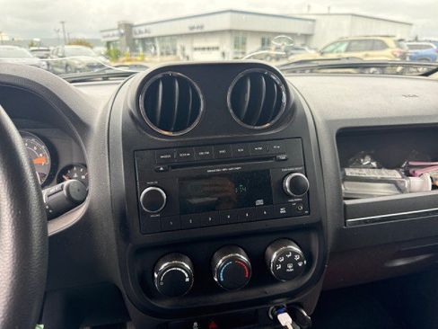 Used 2014 Jeep Patriot Sport AWD/4WD image 5