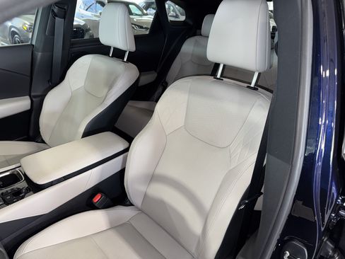 Used 2025 Lexus RX 350 Premium w/ Accessory Package (Z1) FWD image 36