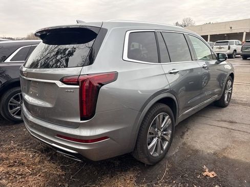 Certified 2025 Cadillac XT6 Premium Luxury image 4