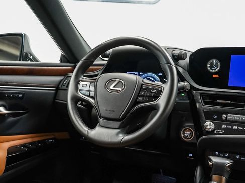 Used 2025 Lexus ES 300h w/ Premium Package FWD image 15