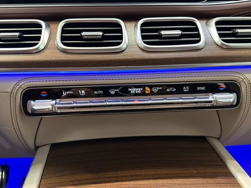 Certified 2026 Mercedes-Benz Maybach GLS 600 4MATIC image 19