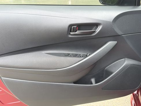 Used 2025 Toyota Corolla LE FWD image 10