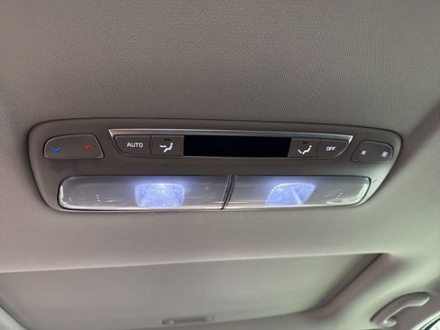 Used 2025 Kia Telluride S FWD image 18