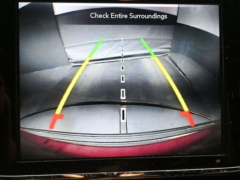 Used 2022 Jeep Grand Cherokee Laredo X image 19